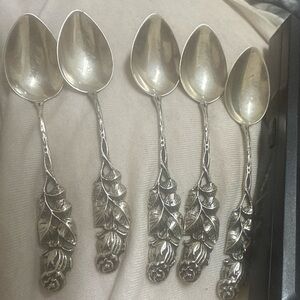 Ornate Silver Leaf Flatware Set